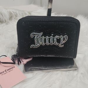 🔹️Juicy Couture🔹️ String Of Pearls Doubl3 Medium Zip Around Black Wallet